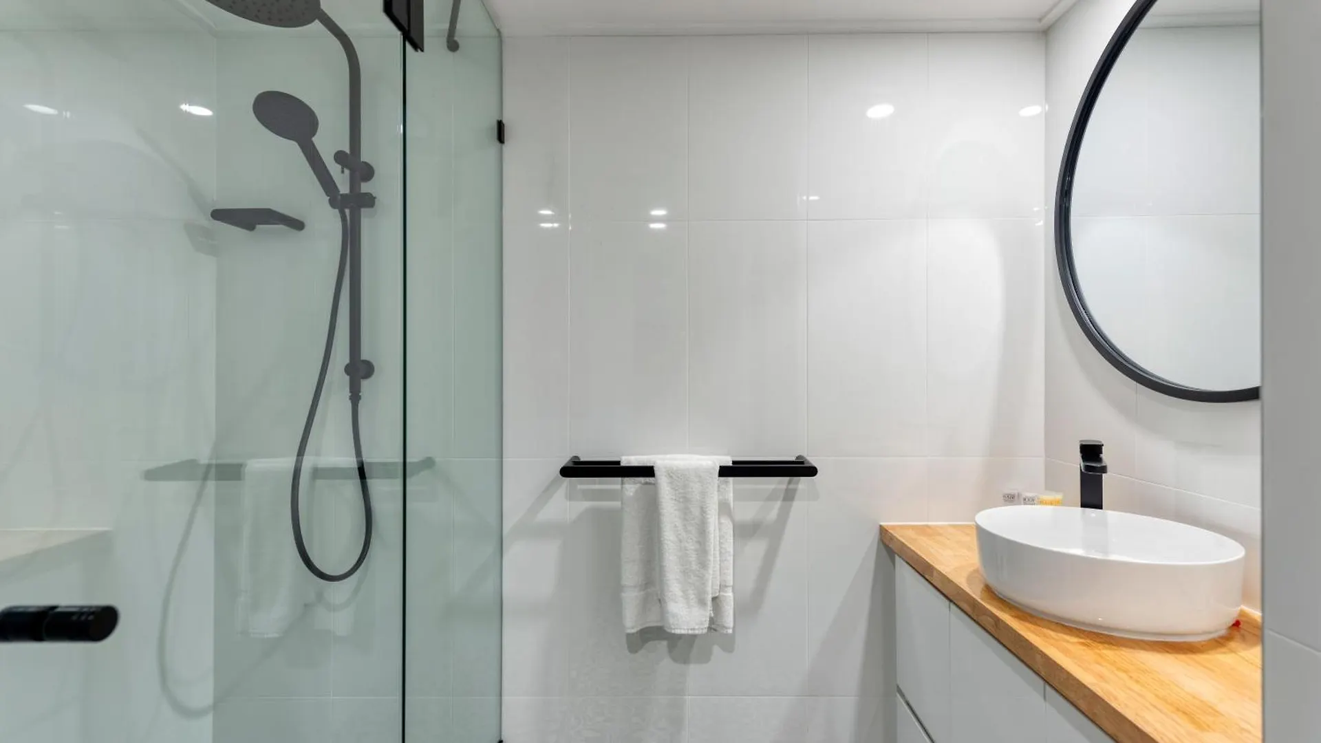 Unit 4 @ Tropical Reef Apartments Port Douglas