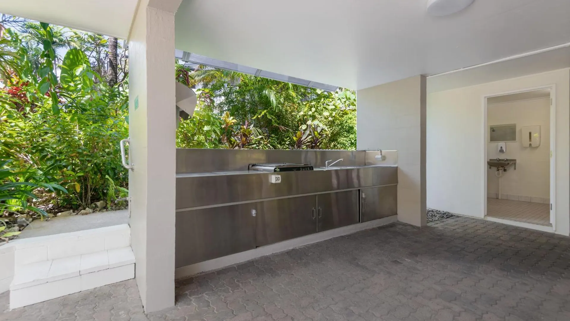 Unit 4 @ Tropical Reef Apartments Port Douglas 0*,