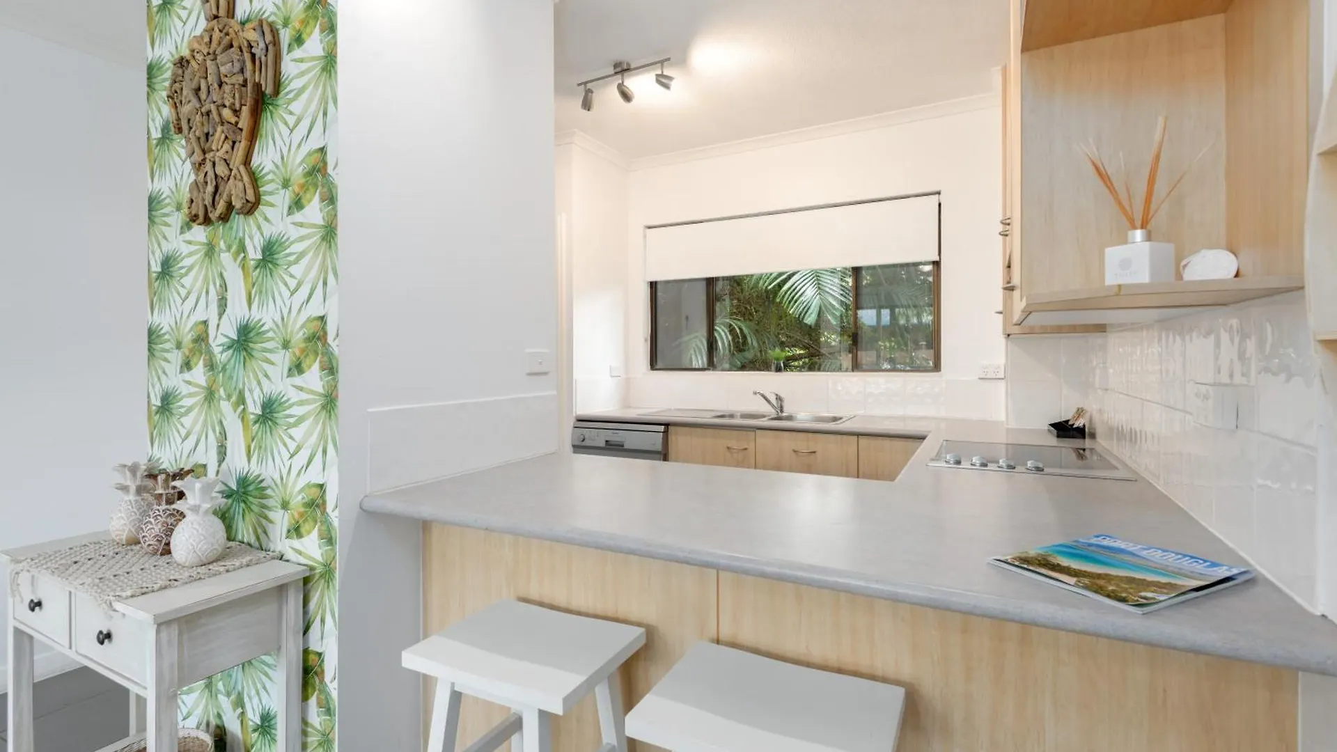 Unit 4 @ Tropical Reef Apartments Port Douglas